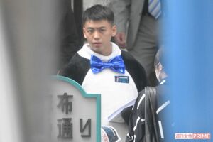 ドラマ『六本木クラス』ロケ、パンダの着ぐるみをきる竹内涼真（2022年5月）