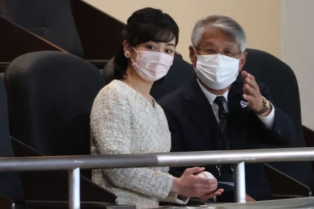 全国高校女子公式野球選抜大会の決勝戦を観戦された佳子さま（'23年4月2日）