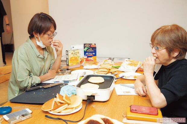 食のプロがジャッジしている様子