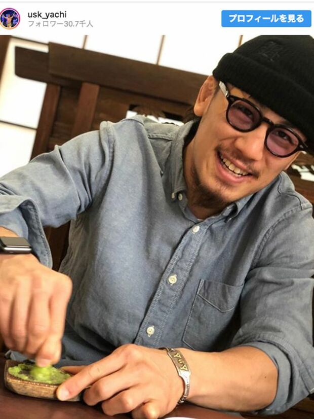 熱愛の川口春奈と矢地祐介、おそろいのブレスレットを時間差でアップ（インスタグラムより）