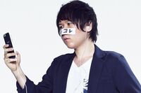 ワタナベマホト問題で注目、YouTuber『コレコレ』が語る「SOSを出せない」若者の苦悩
