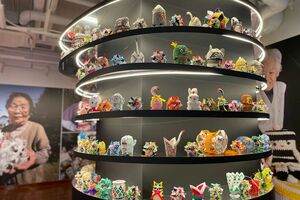 色とりどり、個性の塊のおかんアートたち。圧巻!