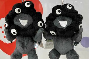 窃盗団のターゲットにされた黒いミャクミャク（万博公式Xより）