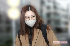 通販サイトの社員になっていたことについて直撃を受ける片瀬那奈(2022年)