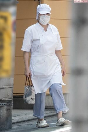 今年4月から洋菓子店に復職した佳代さん（6月29日）