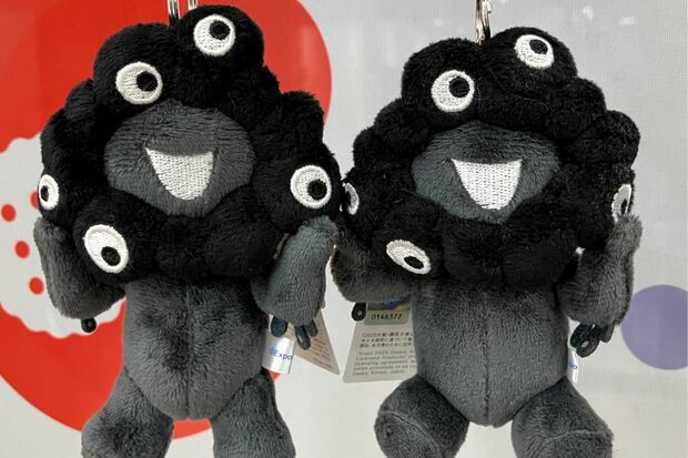 窃盗団のターゲットにされた黒いミャクミャク(万博公式Xより)