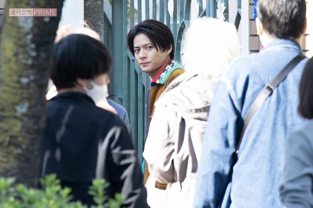 平野紫耀（2022年11月、『クロサギ』ロケ）