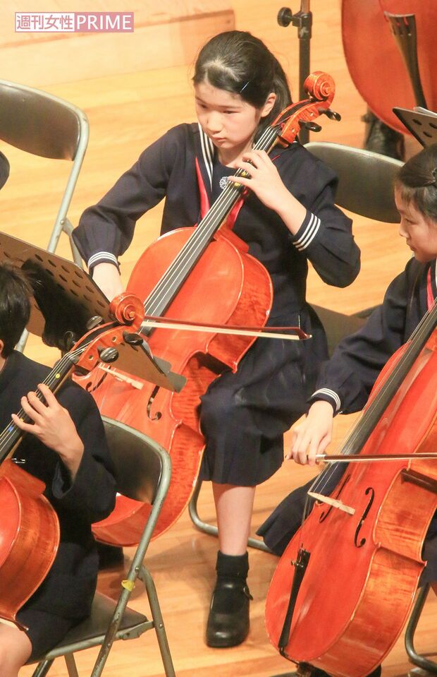 初等科5年生の'12年4月「オール学習院大合同演奏会」でチェロを演奏。管弦楽部に入部され、朝や放課後に練習をして臨まれた