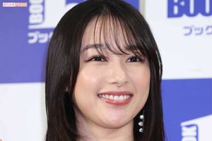 桜井日奈子（2023年11月）