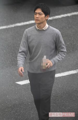 10月、ドラマ『いちばんすきな花』の撮影に向かう松下洸平