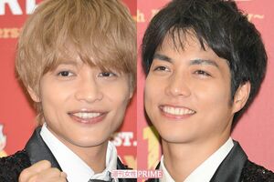 中間淳太（左）と重岡大毅