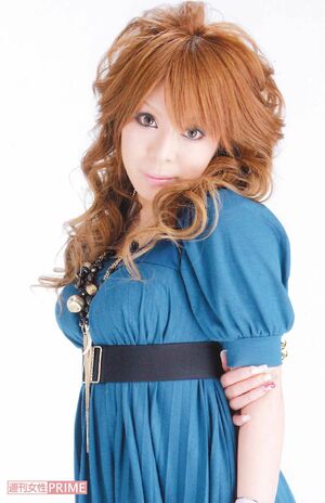 キャバクラ時代のプロフィール写真。ロリータファッションをすることも