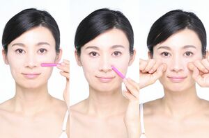 左から（1）頬のリガメントを小刻みにほぐす（2）小鼻のキワを斜めにほぐす（3）頬のリガメント全体を優しくほぐす