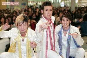 2008年の『羞恥心』デビューイベントにて。左から上地雄輔、つるの剛士、野久保直樹