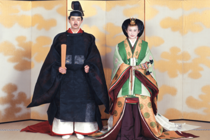 「結婚の儀」に臨んだ秋篠宮さまは束帯、紀子さまは十二単におすべらかしの装い(写真/宮内庁)
