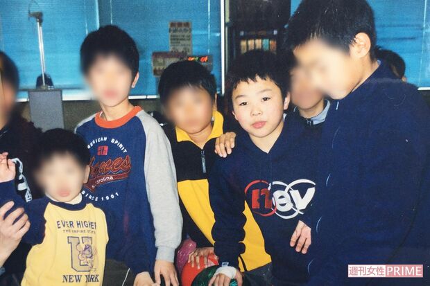 小学校5年生のときの炎鵬（右から3人目）