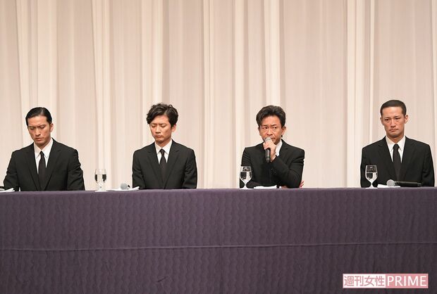 山口を除くTOKIOのメンバーが出席した謝罪会見('18年5月2日)