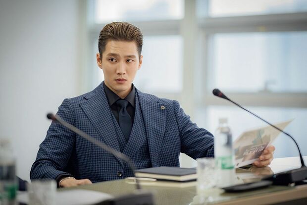 チャン・グンウォン役のアン・ボヒョン