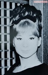 19歳で大阪『カルーゼル』で働く。フランス女優のような金髪になったカルーセル麻紀