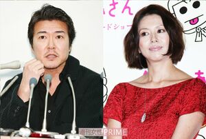 豊原功補（写真左）、小泉今日子（同右）