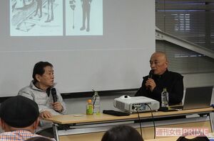 高野さん(右)との対談。UFO界を牽引する2人の話に参加者は釘付けになった(開星塾にて)