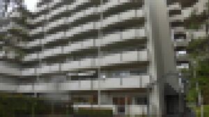 家族が以前住んでいた部屋で父親は娘と無理心中を図った