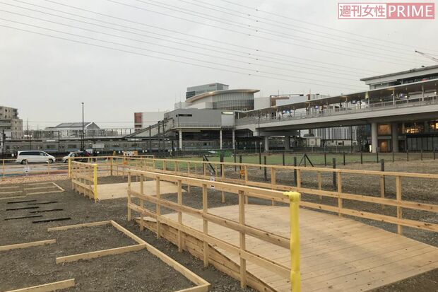 6200平方メートルの敷地に用意されたスラロームやスロープ、2本橋など計1キロのコースを各自のルートで走れる