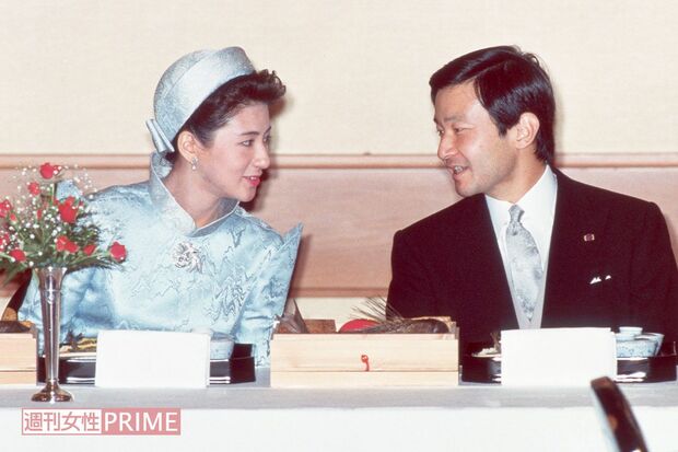 '93年6月、皇太子さま（当時）と雅子さまのご結婚に際して行われた『宮中饗宴の儀』。皇居・宮殿で盛大に行われ、おふたりが仲睦まじく会話される場面も。