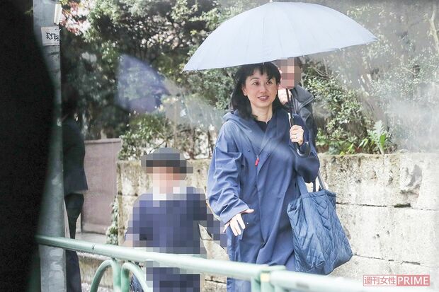 帰路につく東尾理子⑤