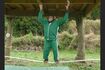 ロープの上に2足で立つパンくん(公式インスタグラムより)