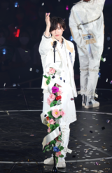 指先から足元までスラリと美しい道枝駿佑（なにわ男子）