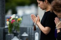 “国からの香典”は最大32万円も!知らないと損をする「夫の死後にもらえるお金」申請しないともらえない公…