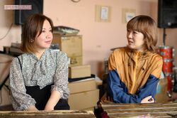 『花＊花』写真左・こじまいづみ、右・おのまきこ。ともに兵庫県出身。こじまは京都、おのは大阪在住