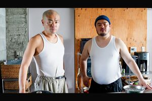 あばれる君とおにぎりを作る鳥羽周作（鳥羽周作のシズるチャンネルより）