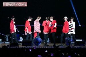 左から、J-HOPE(23)、JUNG KOOK(19)、V(21)、JIMIN(21)、RAP MONSTER(22)、JIN(24)、SUGA(24)。(c)Big Hit Entertainment