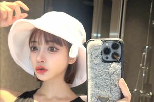 昨年11月ごろから《顔、変わった？》と話題になっている明日花キララ（本人Xより）