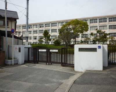 広島中3万引き自殺、尾木ママ「こんなバカな学校はない」