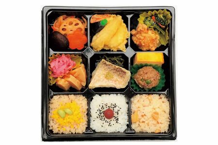 旬彩幕の内春はればれ／1380円東華軒