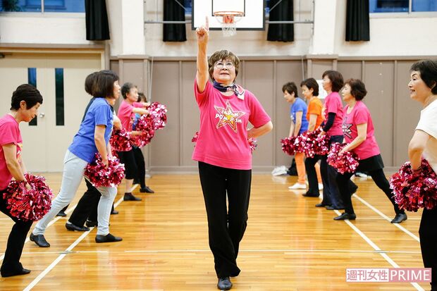 練習中はいつも真剣。結成当初は1年に1曲のペースで仕上げていたが、20周年記念の大会では11曲踊った