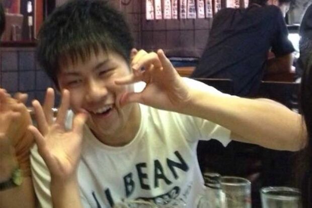 おちゃらける北野秀歩容疑者（本人SNSより）