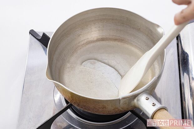 しっかり煮る（撮影／廣瀬靖士）