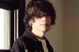 米津玄師、羽生結弦も出演の新曲MVで見せた近影が「ガチでイケメ…