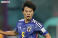 ブライトン所属のサッカー日本代表・三笘薫、プレミアリーグ“無双”をサポートする美人アスリート妻・剱持…