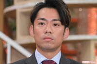 高橋大輔、黒髪と赤髪の“変身”ぶりにファンも驚愕「振り幅の大きさにおののく」ネイルもキメるオシャレ番…