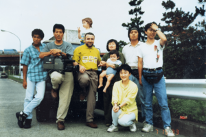 テレビ番組制作会社へと転職。ここでの仕事が、森をドキュメンタリーに目覚めさせていく（写真右から2人目）