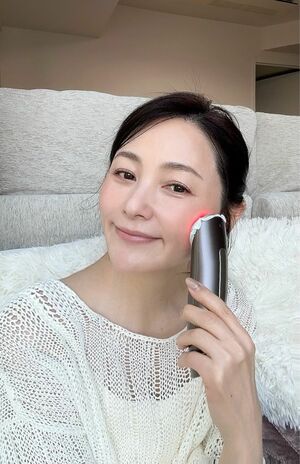 リフトケアと高浸透を叶えるヤーマンの多機能型美顔器「フォトプラスディープリフト」を愛用　※画像をクリックするとAmazonの商品ページにジャンプします。