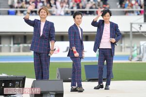 駒沢オリンピック公園陸上競技場のど真ん中のステージで、観客＆選手に見守れながら2曲を披露。感動＆大盛況のフィナーレとなった