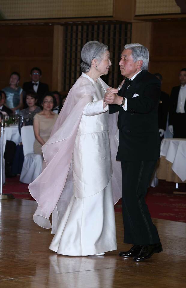 国際婦人福祉協会チャリティーボールで社交ダンスをご披露（'13年4月12日）