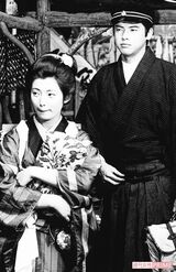 '74年12月に公開された『伊豆の踊子』の撮影時の百恵と三浦友和。映画初主演を果たす　撮影／週刊女性写真班