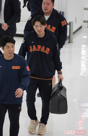 左下から、近藤健介、源田壮亮、山川穂高